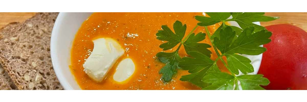 Tomato Soup Magic: Taste the Late Summer in a Spoon! - Tomato Soup