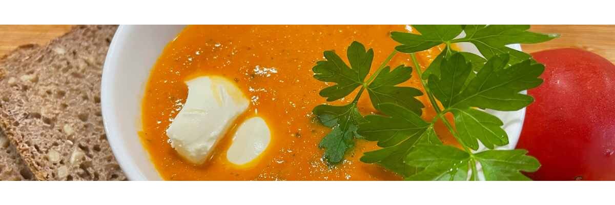 Tomatensuppen-Zauber: So schmeckt der Spätsommer in einem Löffel! - Tomatensuppen-Zauber: So schmeckt der Spätsommer in einem Löffel!