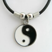 Pendentif Yin-Yang avec collier en cuir synthétique